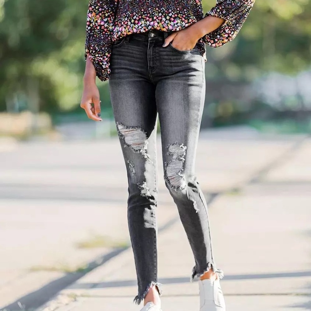 KanCan Signature Distressed Skinny Midrise Jeans- Size 26
